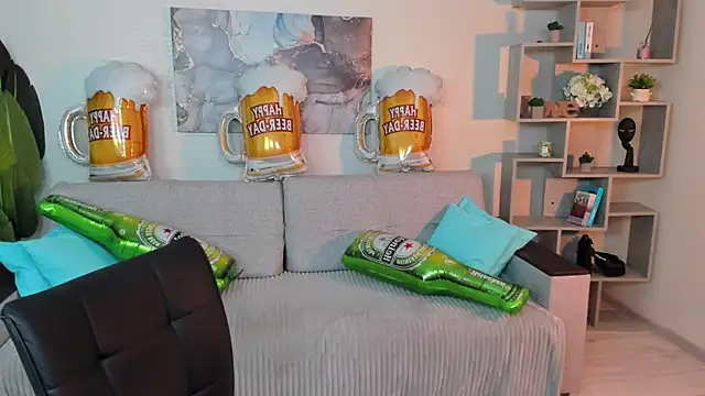 GabriellaMays online show from September 28, 2025, 5:13 am