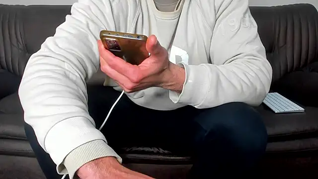 sexyhotmusclesforyou1 online show from March 23, 2025, 3:32 am