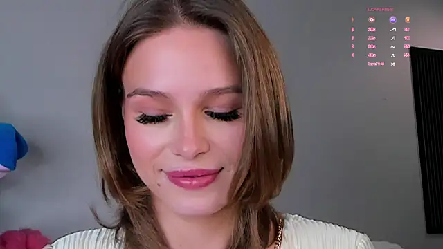 TaiteBayles online show from September 28, 2025, 1:44 am