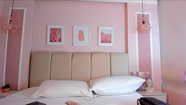 Annie rhoades online show from December 15, 2025, 12:31 pm