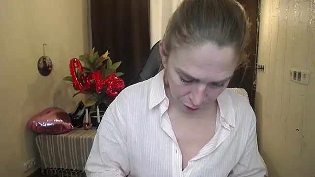 TessaDaybreak online show from February 19, 2025, 4:00 pm