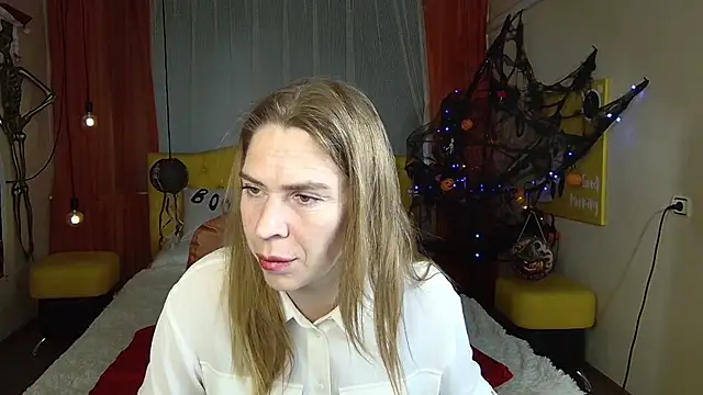 TessaDaybreak online show from October 15, 2025, 7:41 am