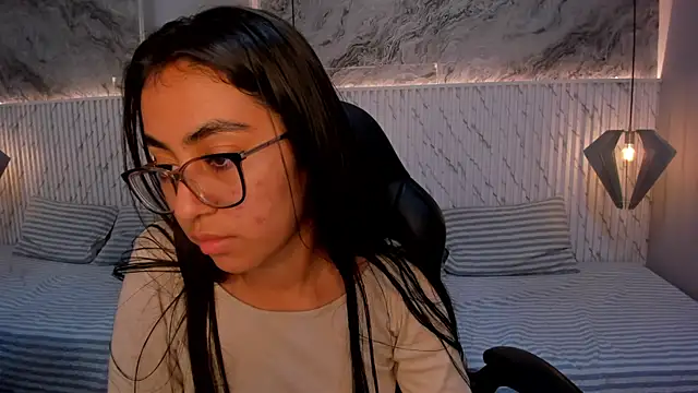 Snapshot of lucelly_15 chatting on March 11, 2025, 2:51 pm lucelly 15 online show from March 11, 2025, 2:51 pm