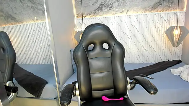 Snapshot of lucelly_15 chatting on December 2, 2025, 11:37 am lucelly 15 online show from December 2, 2025, 11:37 am