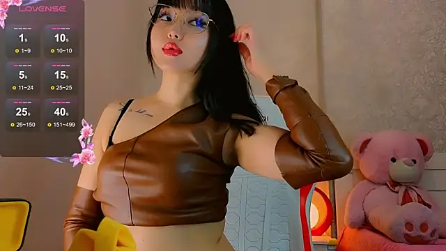 Demonic Angel  online show from June 12, 2026, 3:33 pm