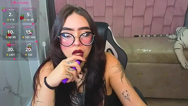 Snapshot of Anni_acker_b chatting on November 27, 2025, 3:30 am Anni acker b online show from November 27, 2025, 3:30 am