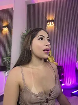 MelanieHillss online show from August 4, 2026, 4:37 am