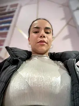 Snapshot of Naatalia chatting on October 20, 2025, 10:10 pm Naatalia online show from October 20, 2025, 10:10 pm