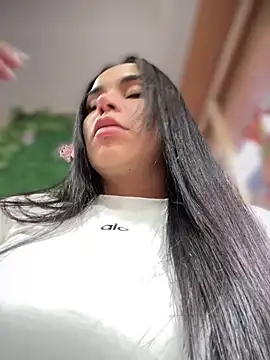 Snapshot of Naatalia chatting on November 24, 2025, 9:47 pm Naatalia online show from November 24, 2025, 9:47 pm