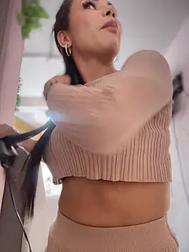 Snapshot of Naatalia chatting on November 28, 2025, 6:21 pm Naatalia online show from November 28, 2025, 6:21 pm