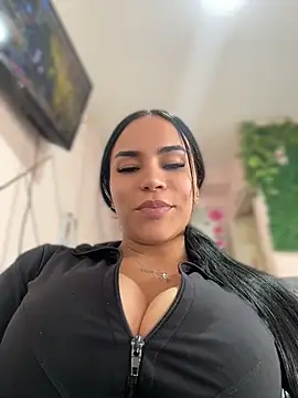 Naatalia online show from August 3, 2026, 8:45 pm