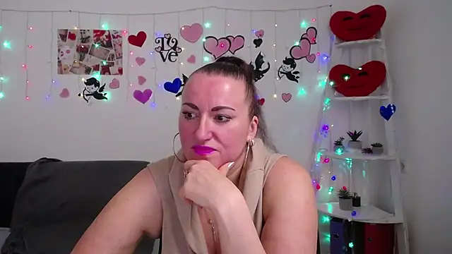 DianaMGG online show from March 6, 2025, 9:36 am