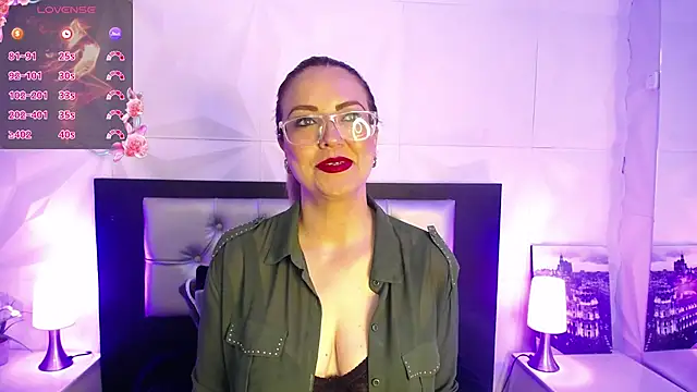Snapshot of Azaahara_ chatting on May 26, 2026, 12:34 pm Azaahara online show from May 26, 2026, 12:34 pm