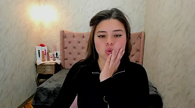 Snapshot of Lianngrace chatting on February 22, 2025, 8:09 pm Lianngrace online show from February 22, 2025, 8:09 pm