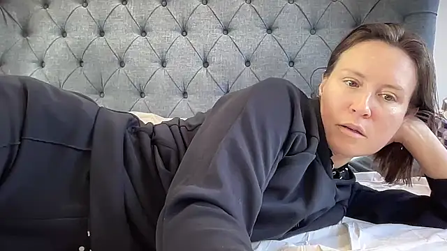 eatmypie69 online show from September 22, 2025, 12:07 pm