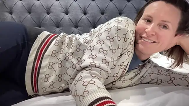 eatmypie69 online show from October 19, 2025, 7:58 pm