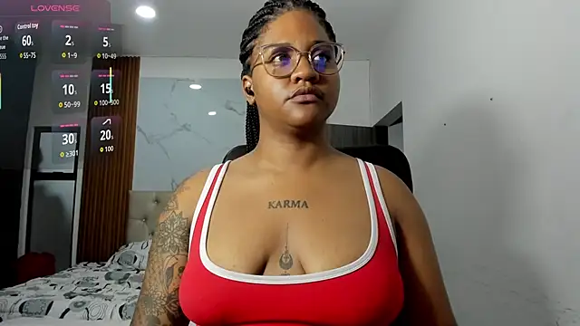 ZahraRose online show from April 26, 2026, 1:47 am