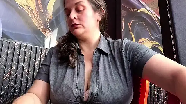 AmandaKovich online show from May 11, 2026, 7:22 pm