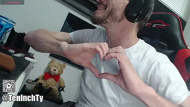 Snapshot of teninchty chatting on November 18, 2025, 6:45 pm teninchty online show from November 18, 2025, 6:45 pm