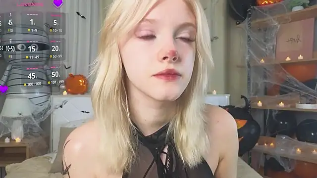 Snapshot of EdlaHewell chatting on October 31, 2025, 1:28 am EdlaHewell online show from October 31, 2025, 1:28 am