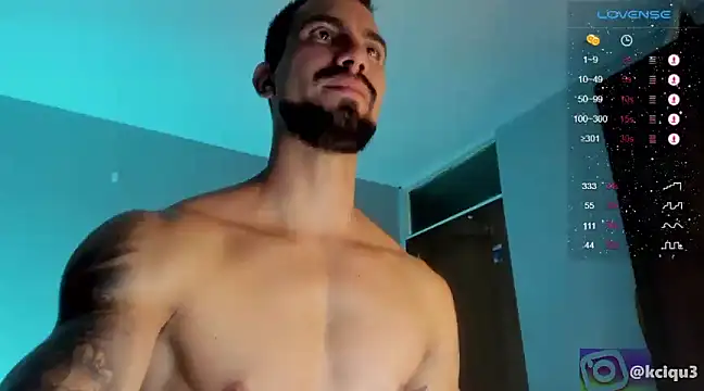 Snapshot of K_cique chatting on March 6, 2025, 12:10 am K cique online show from March 6, 2025, 12:10 am