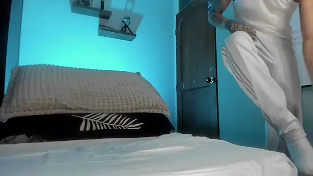 Snapshot of K_cique chatting on October 23, 2025, 8:35 am K cique online show from October 23, 2025, 8:35 am