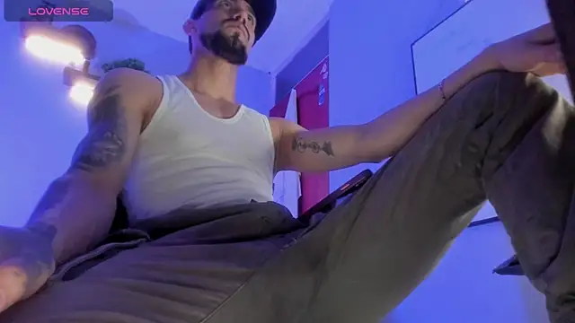 Snapshot of K_cique chatting on October 30, 2025, 12:01 am K cique online show from October 30, 2025, 12:01 am