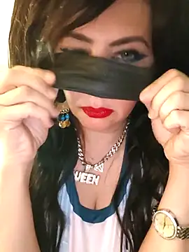 Loly2025 online show from May 31, 2026, 6:09 pm