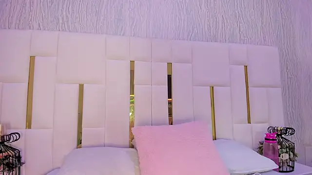 hillary uckerman  online show from October 4, 2025, 11:41 am