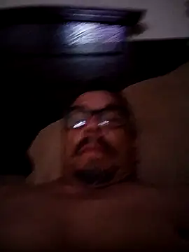 Snapshot of ALVARO74 chatting on May 24, 2026, 6:18 am ALVARO74 online show from May 24, 2026, 6:18 am