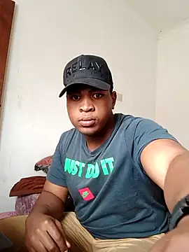 bosszonke123 online show from May 1, 2026, 9:47 am