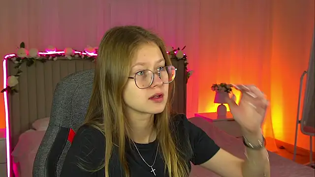 EveMundie online show from October 15, 2025, 11:10 am