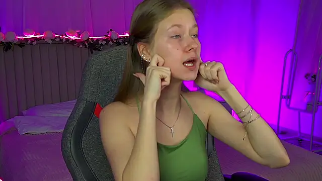 EveMundie online show from November 27, 2025, 12:51 pm