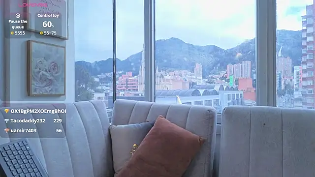 Snapshot of Ivanna_West chatting on June 3, 2026, 2:33 pm Ivanna West online show from June 3, 2026, 2:33 pm