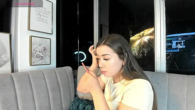 Snapshot of Ivanna_West chatting on July 8, 2026, 9:58 am Ivanna West online show from July 8, 2026, 9:58 am