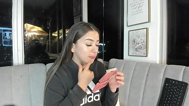 Snapshot of Ivanna_West chatting on July 22, 2026, 9:56 am Ivanna West online show from July 22, 2026, 9:56 am
