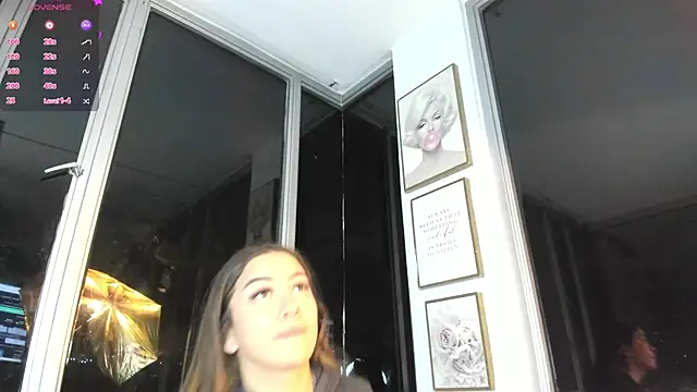 Snapshot of Ivanna_West chatting on July 29, 2026, 9:51 am Ivanna West online show from July 29, 2026, 9:51 am