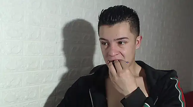 Snapshot of CamiloBeltran_ chatting on March 13, 2025, 3:50 pm CamiloBeltran online show from March 13, 2025, 3:50 pm