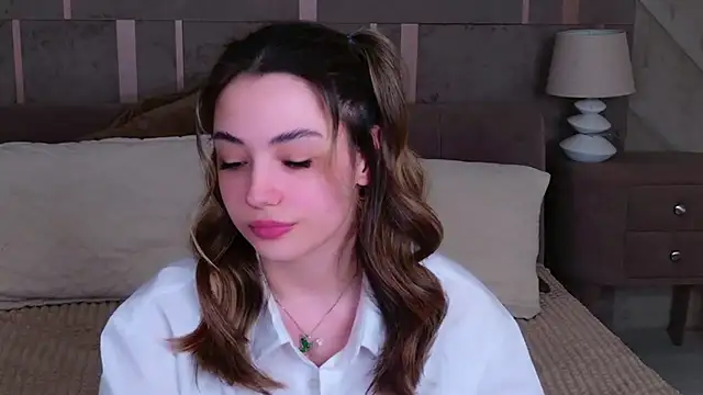 Snapshot of Alice_Deleon chatting on February 22, 2025, 3:56 am Alice Deleon online show from February 22, 2025, 3:56 am