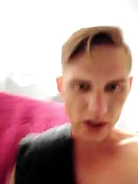 Ruanie online show from April 14, 2026, 4:57 pm