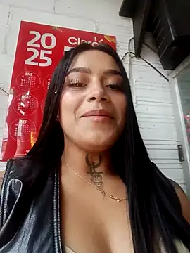 Snapshot of Emily_sharlot chatting on February 22, 2025, 9:26 pm Emily sharlot online show from February 22, 2025, 9:26 pm