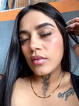 Snapshot of Emily_sharlot chatting on October 17, 2025, 5:59 pm Emily sharlot online show from October 17, 2025, 5:59 pm