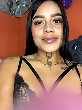 Snapshot of Emily_sharlot chatting on November 26, 2025, 9:43 am Emily sharlot online show from November 26, 2025, 9:43 am