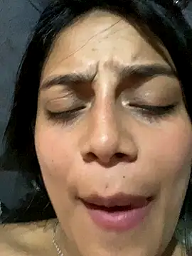 Snapshot of Emily_sharlot chatting on December 14, 2025, 11:20 pm Emily sharlot online show from December 14, 2025, 11:20 pm