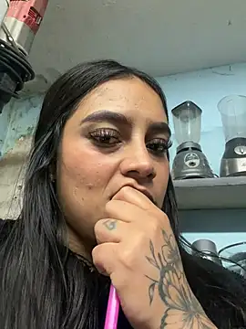 Emily sharlot online show from June 18, 2026, 1:39 am