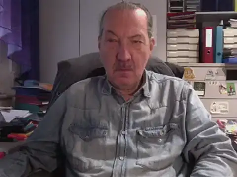 Snapshot of HMStraps01 chatting on January 6, 2025, 8:14 am HMStraps01 online show from January 6, 2025, 8:14 am