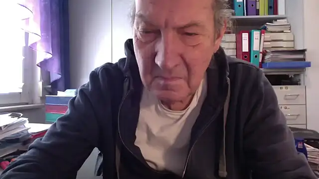 Snapshot of HMStraps01 chatting on March 4, 2025, 12:55 pm HMStraps01 online show from March 4, 2025, 12:55 pm