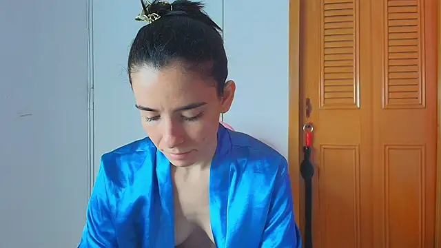 Peach Rose  online show from September 20, 2025, 8:21 pm