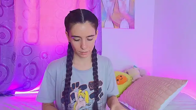 Peach Rose  online show from September 28, 2025, 8:14 pm