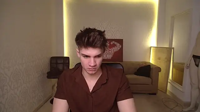 Snapshot of MaxKaiden chatting on February 28, 2025, 5:37 am MaxKaiden online show from February 28, 2025, 5:37 am